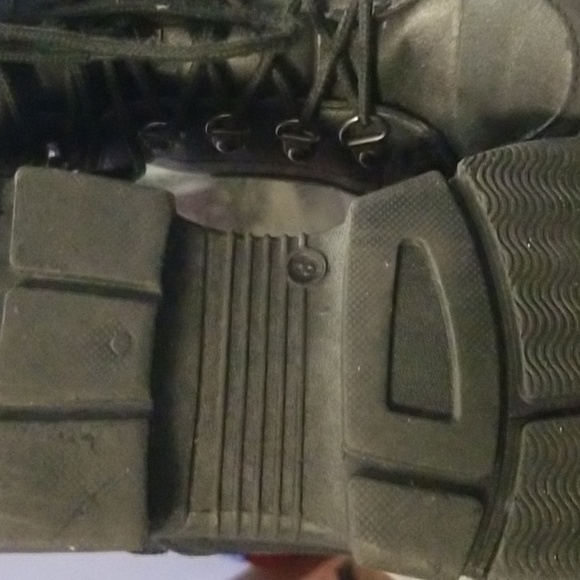 boots - Picture 2 of 4